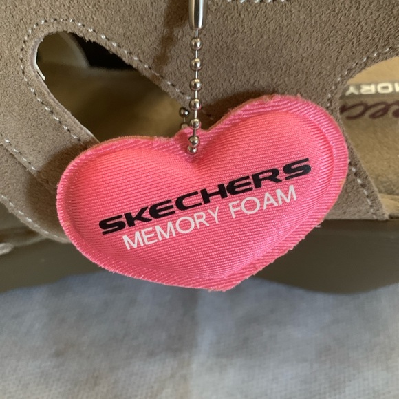 NWT Skechers Memory Foam Wedge Sandals - Picture 3 of 7